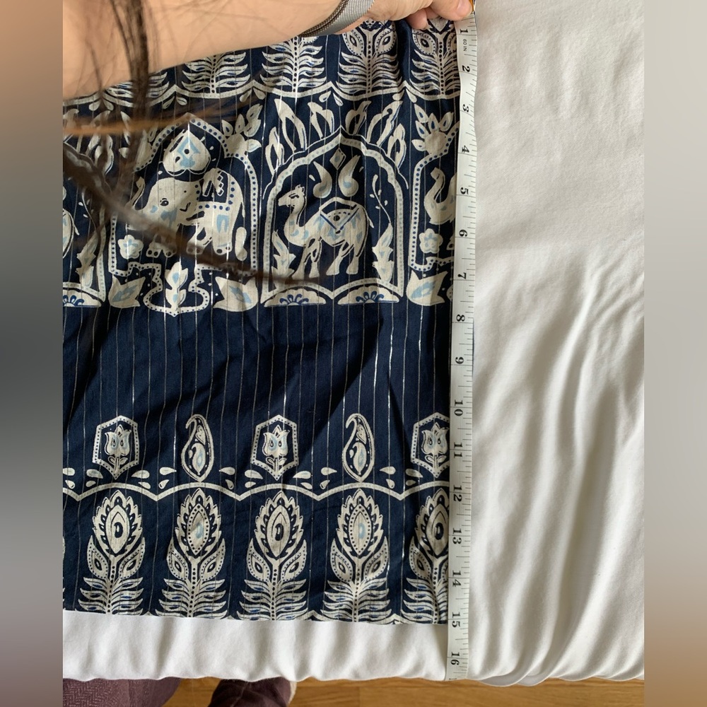 Patterned Tote - Picture 2 of 3